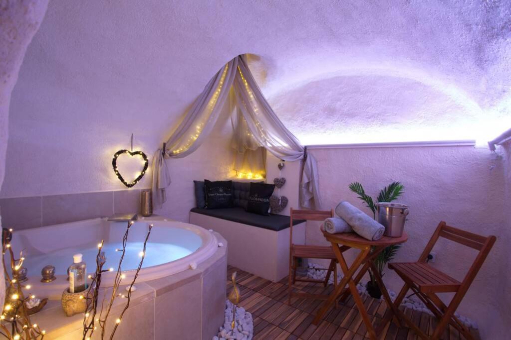 Les Secrets D'Alcove, Nuits Romantiques Avec Spa Aix-en-Provence Eksteriør billede